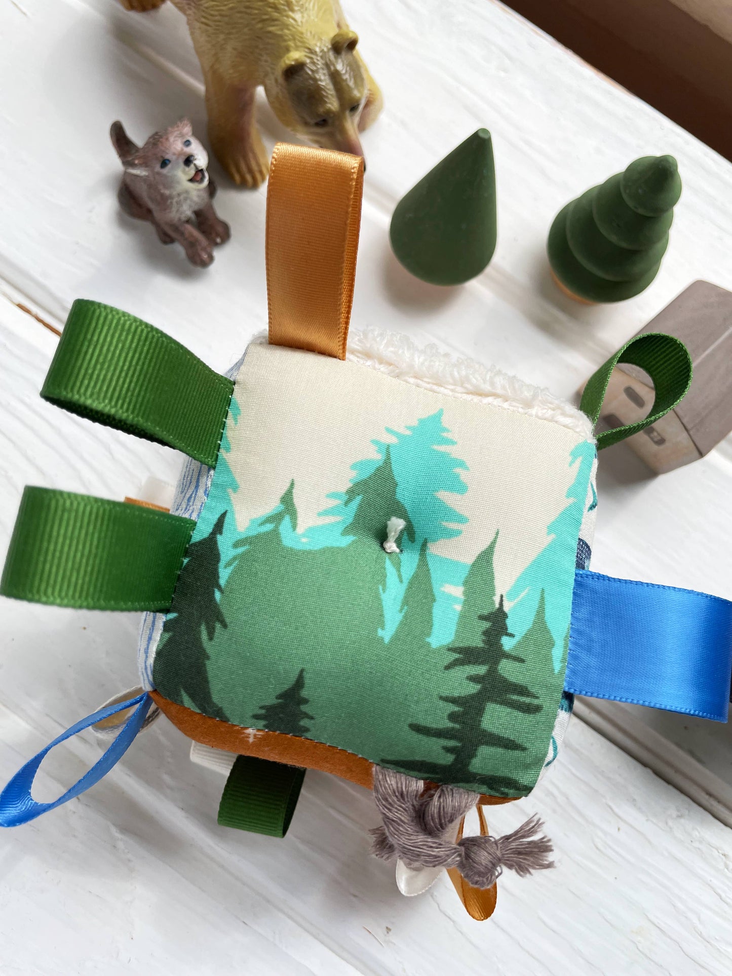 River Bear Ribbon Block