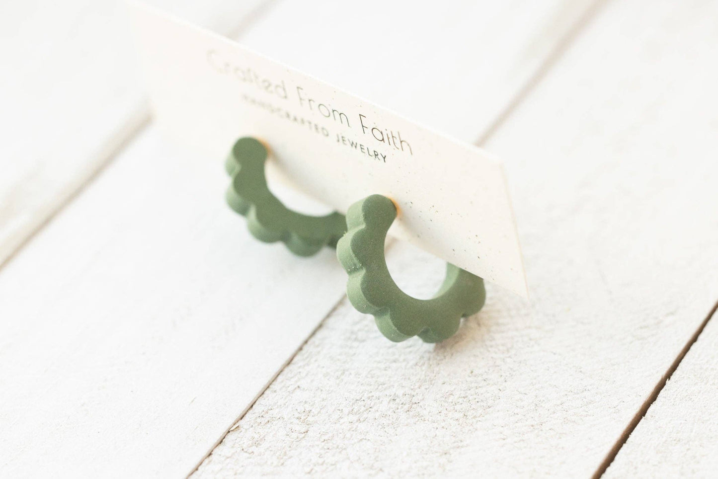 Scalloped Floral Huggies